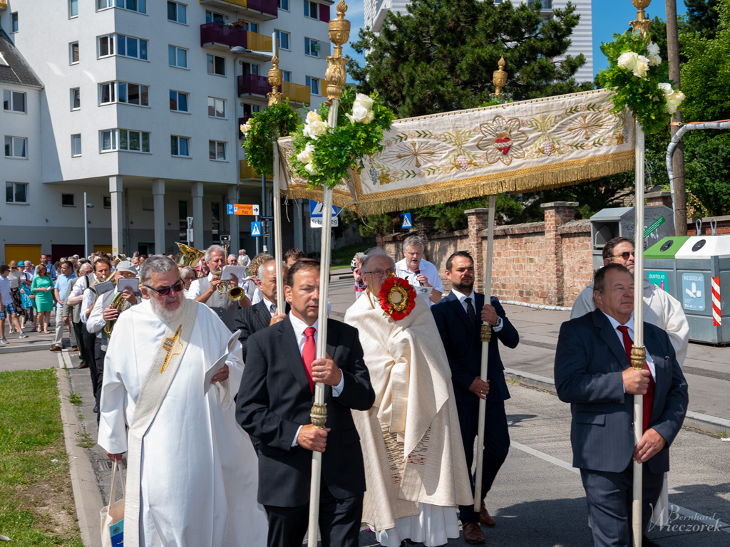 � Bernhard Wieczorek