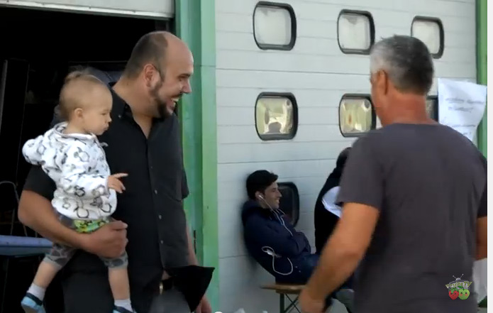 © FruitsTV © FruitsTV