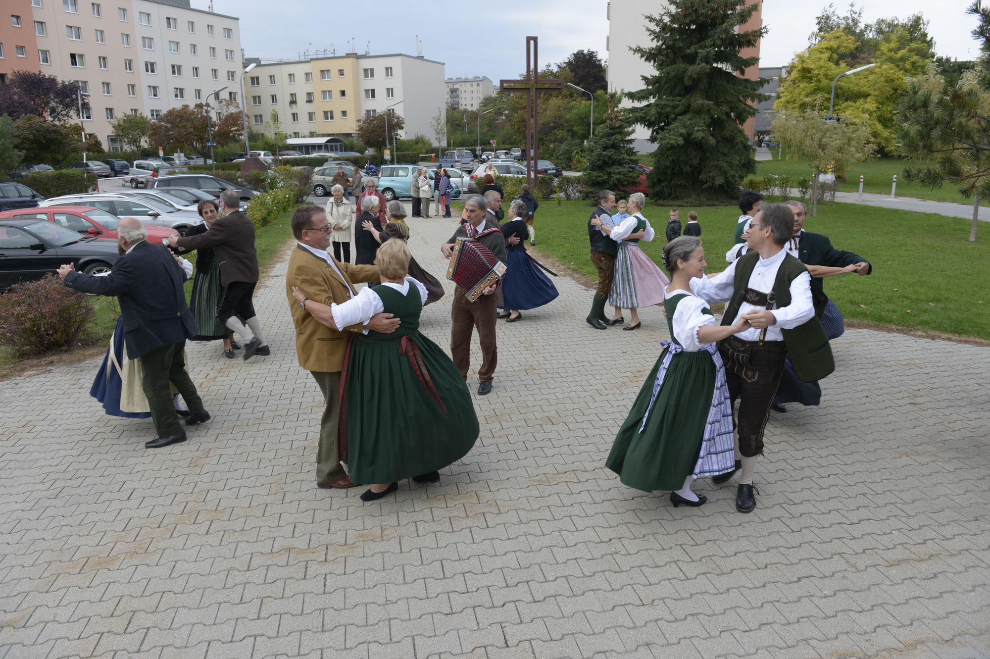 � Helmut Klauninger